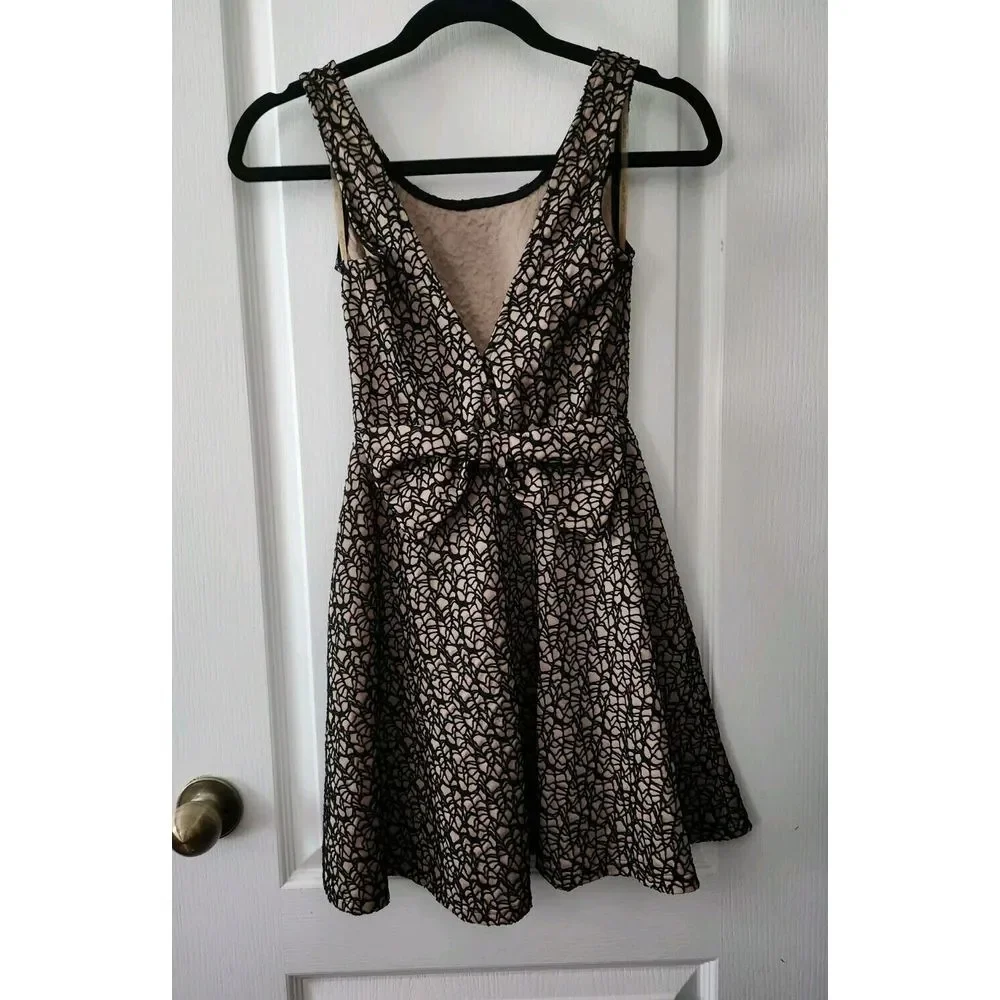 Love Culture Women's Sleeveless‎ Cocktail Dress Open Back Knee Length Black XS